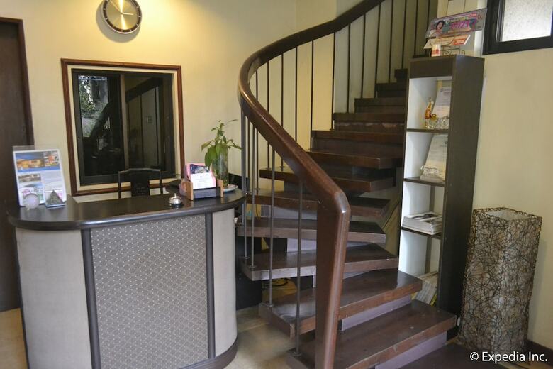 Hotel Twin Pines Suites