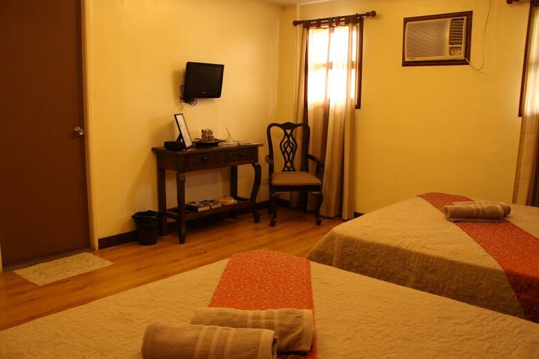 Hotel Twin Pines Suites