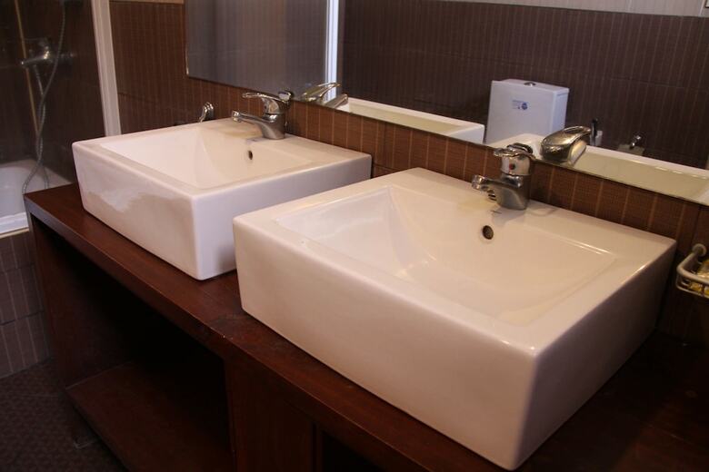 Hotel Twin Pines Suites