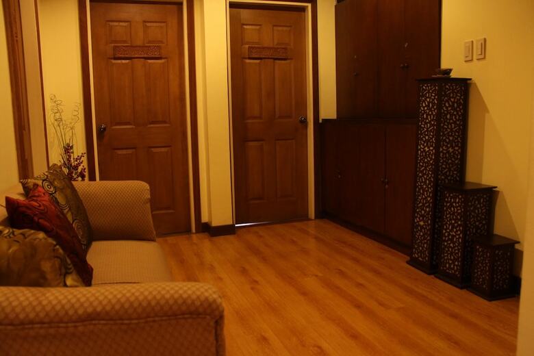 Hotel Twin Pines Suites