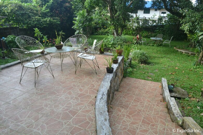 Hotel Twin Pines Suites