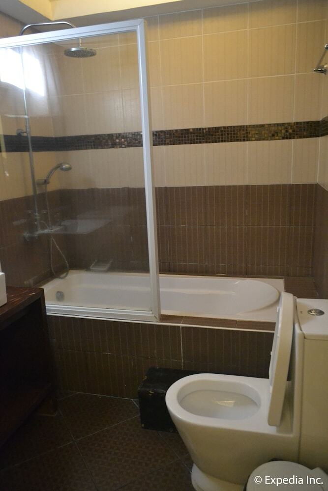 Hotel Twin Pines Suites