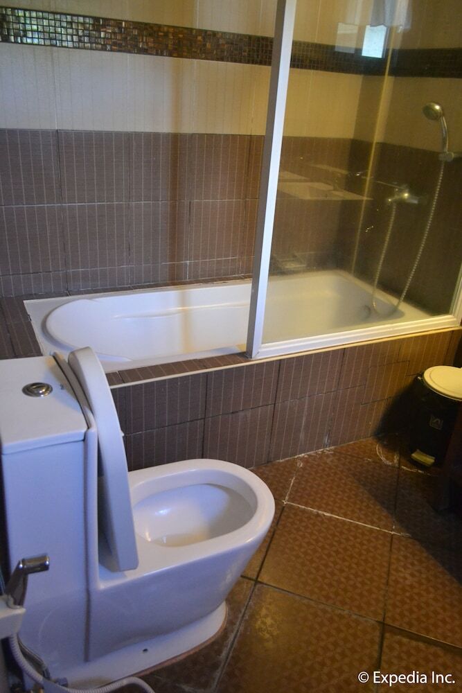 Hotel Twin Pines Suites