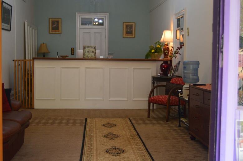Hotel Suites On Avon