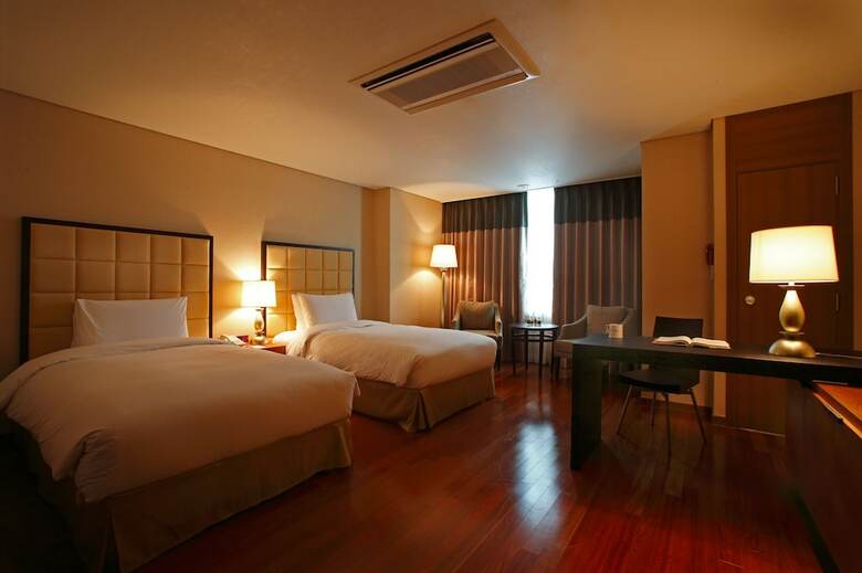 Namdaemun Hotel & Suite