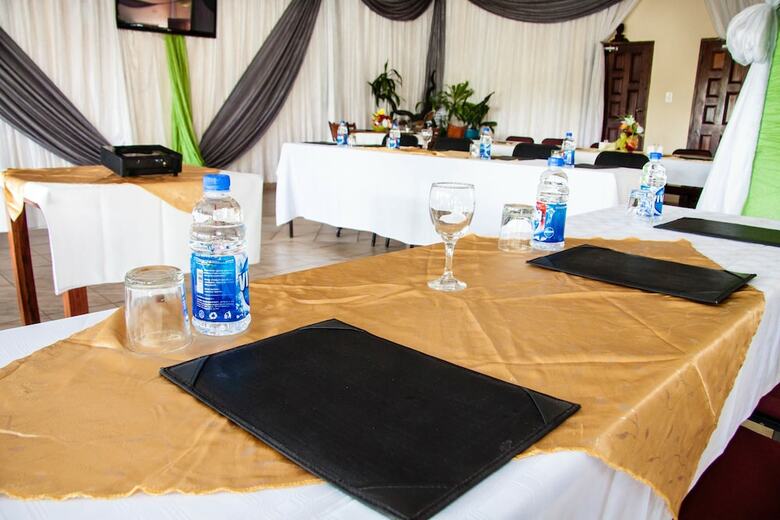 Hotel Glen Lodge & Tours