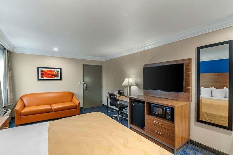 Hotel Quality Inn And Suites