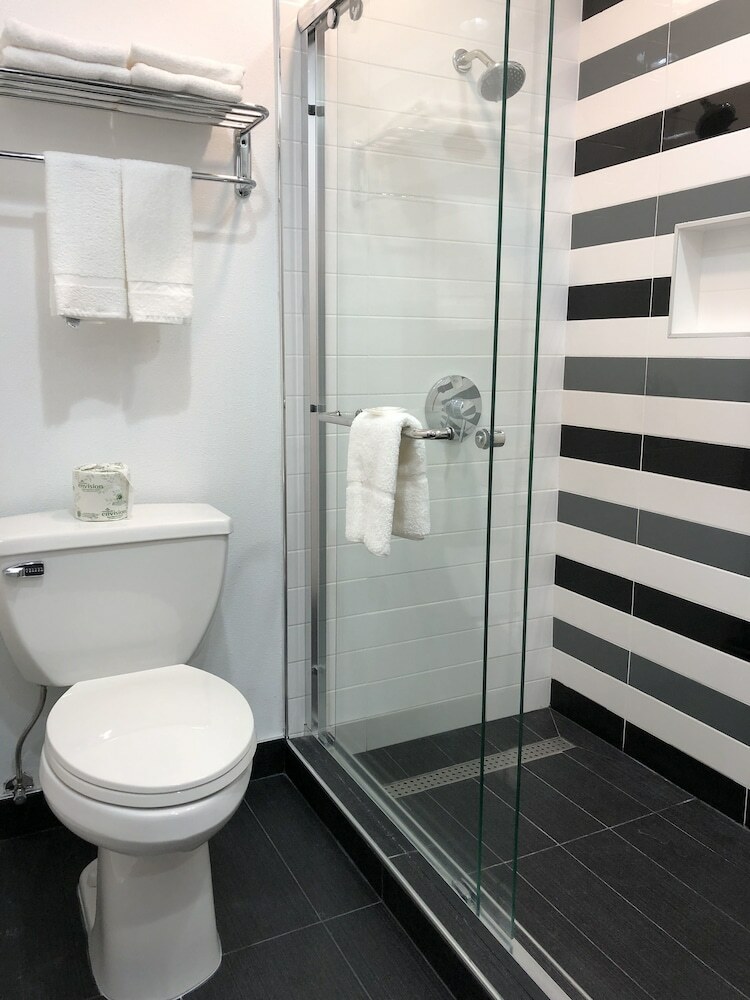 Hotel Quality Inn And Suites