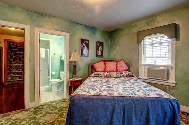 Amid Summer's Inn Bed And Breakfast