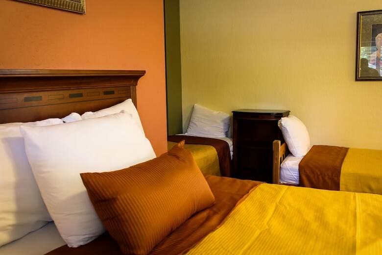 Hotel The Old West Inn