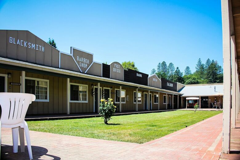 Hotel The Old West Inn