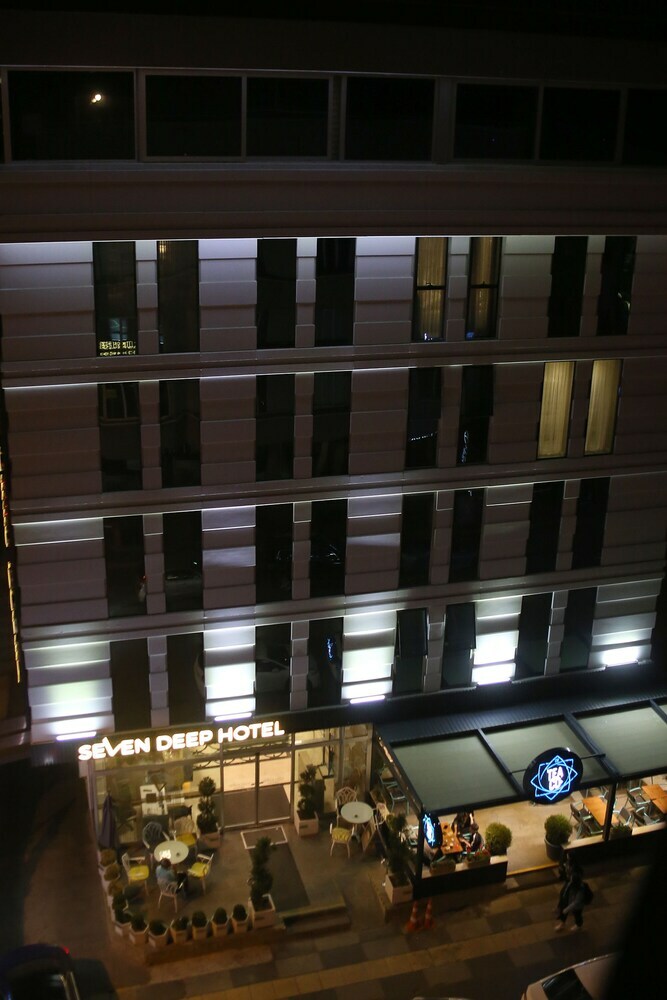Seven Deep Hotel