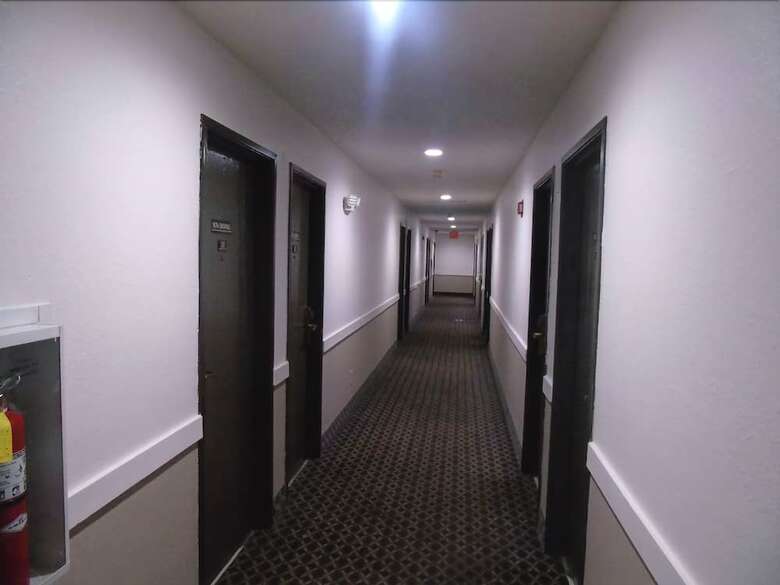 Motel Americas Express Inn