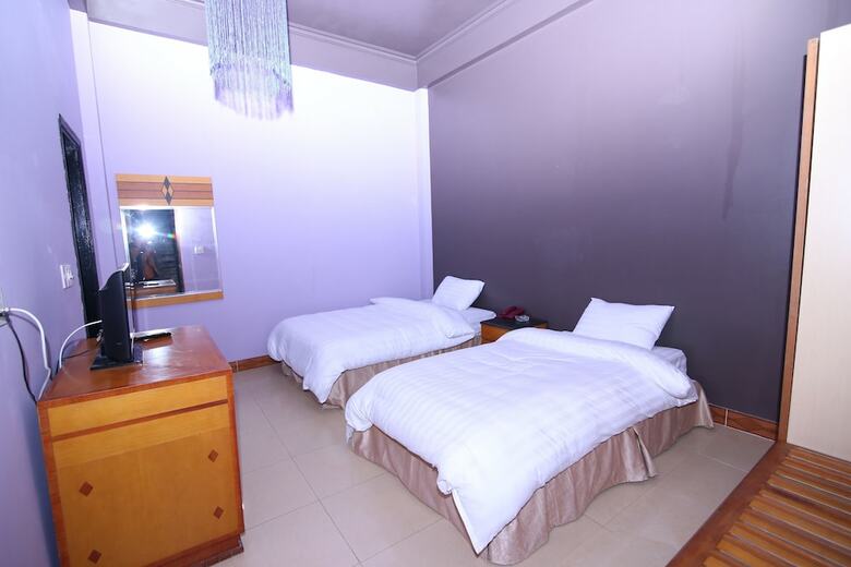 Geminai Hotel & Cafe