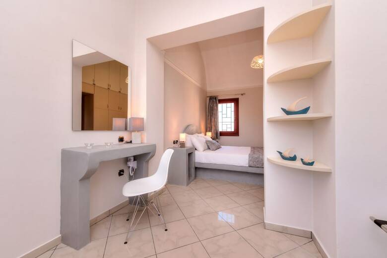 Aparthotel Akrotiri Apartments