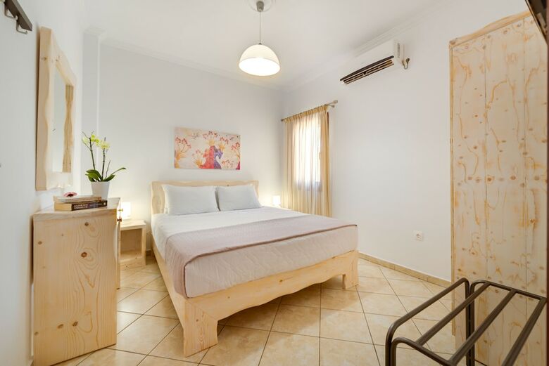 Aparthotel Akrotiri Apartments