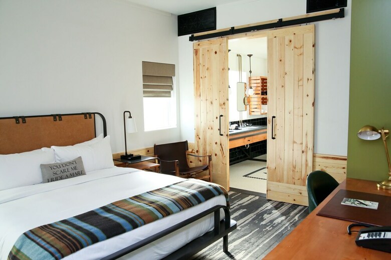 Cavalry Court, By Valencia Hotel Group