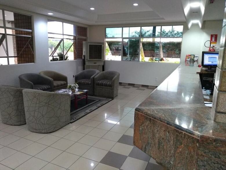 Victoria Plaza Hotel
