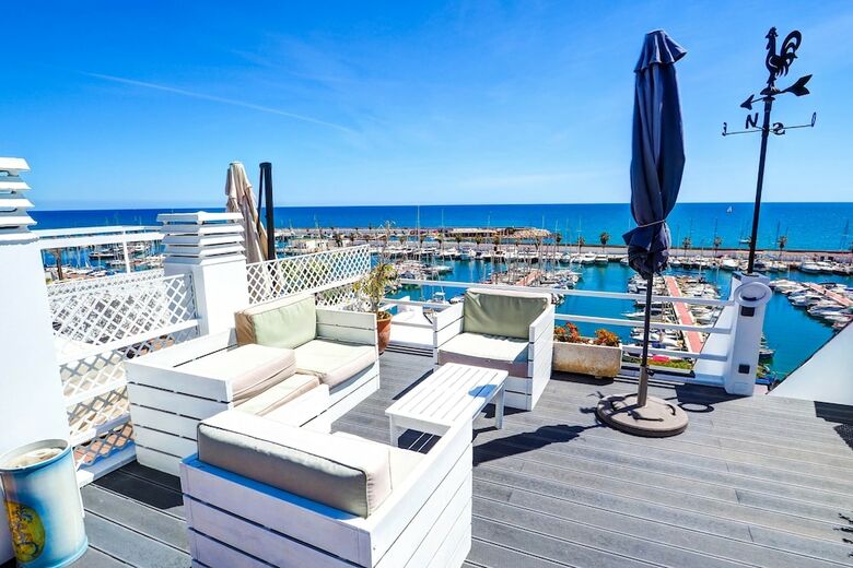 Apartamentos The Moonlight Sea View