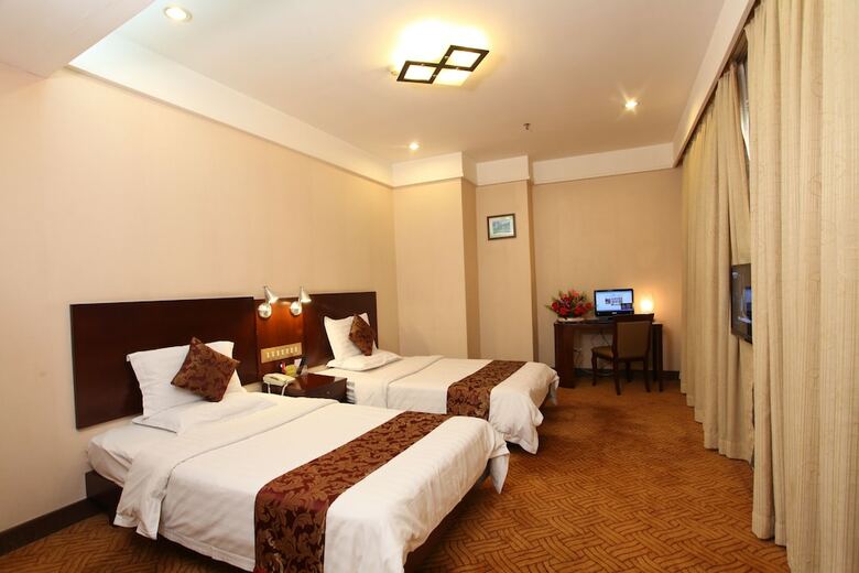 Xinhua Hotel