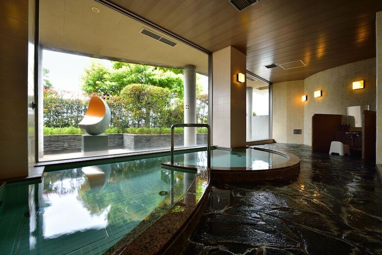 Hotel Fontaine Bleau Atami