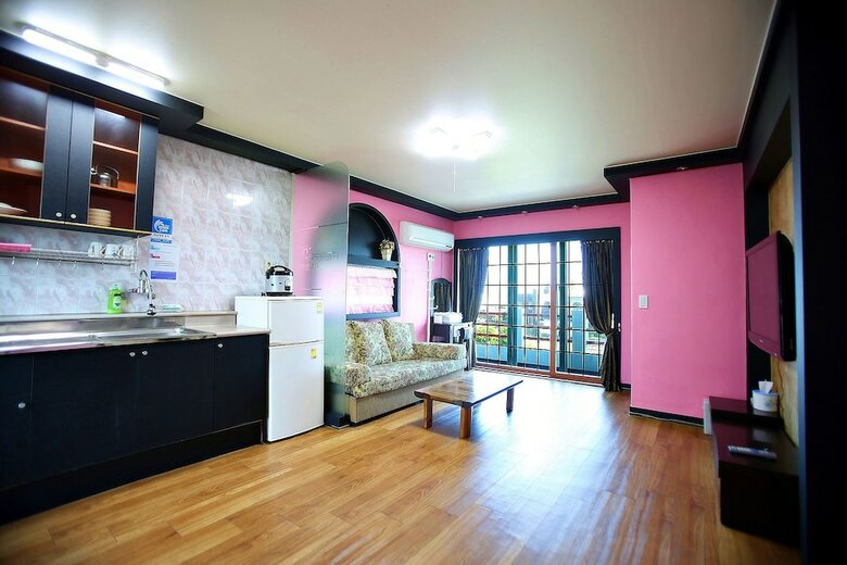 Grand Blue Pension