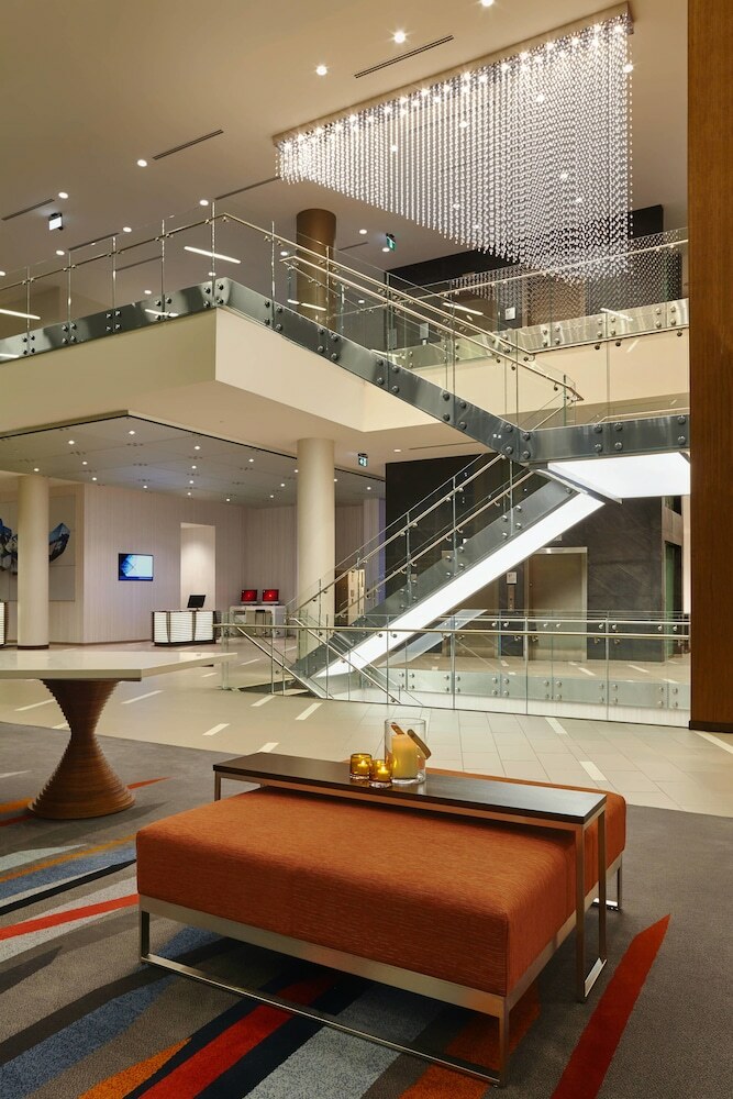 Calgary Airport Marriott In-terminal Hotel