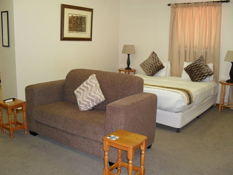 8 Royal Palm Bed & Breakfast