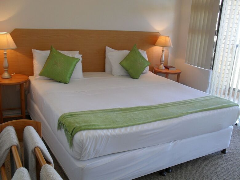8 Royal Palm Bed & Breakfast