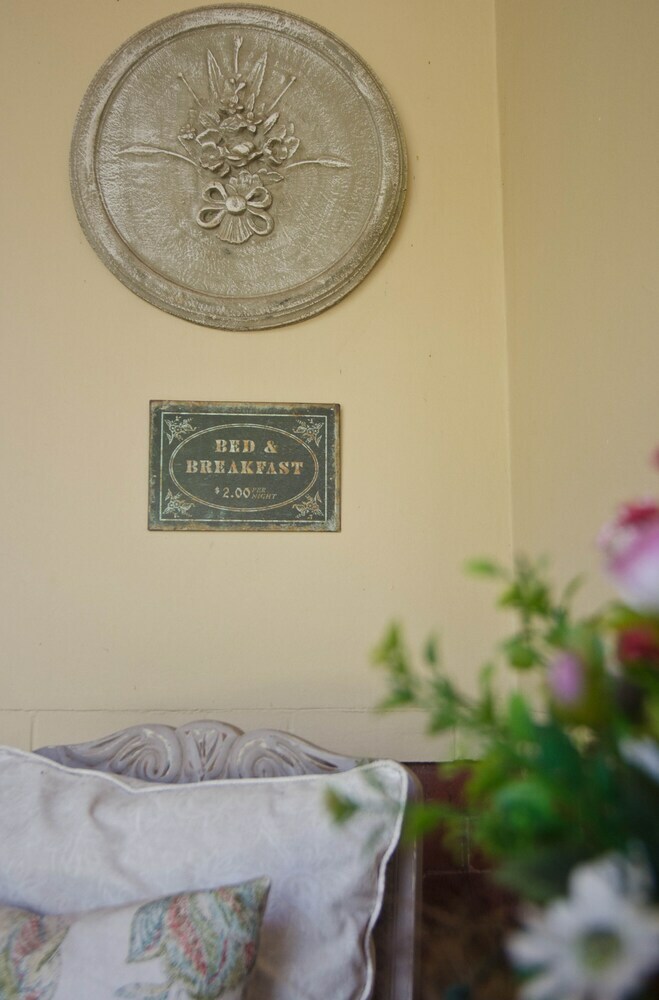 Cornerway Bed And Breakfast