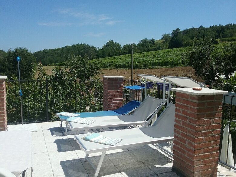 Bed & Breakfast La Terrazza Del Barbaresco