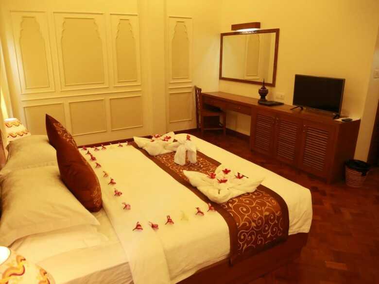 Gracious Bagan Hotel