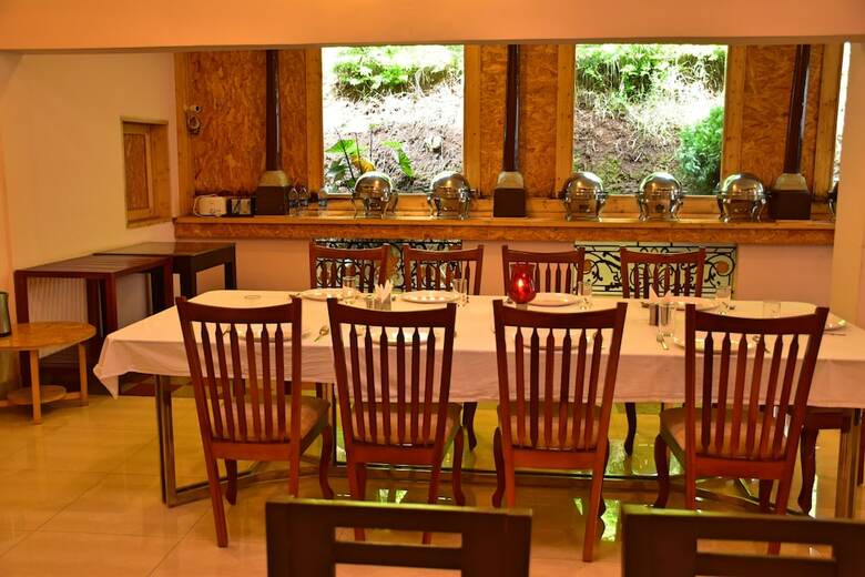Hotel Green Nest Resort