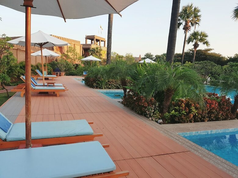 Famous Hotel Bagan