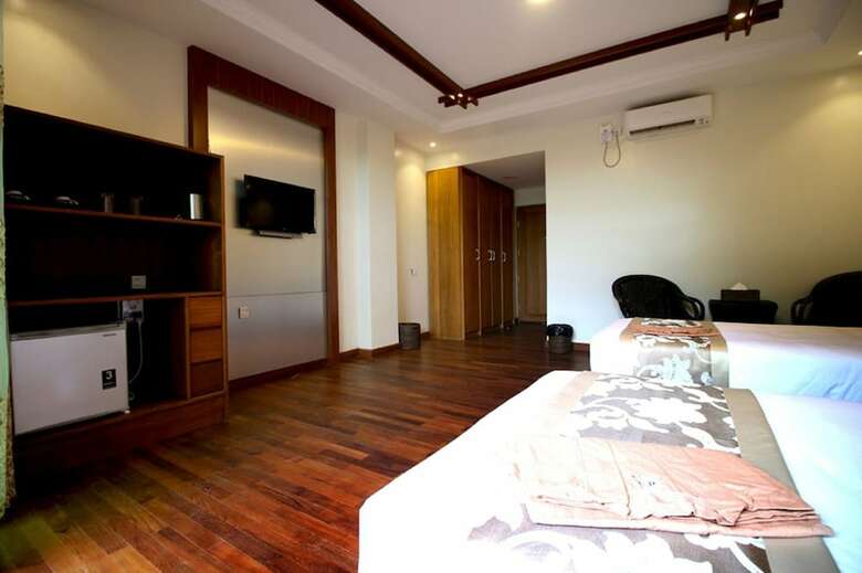 Famous Hotel Bagan