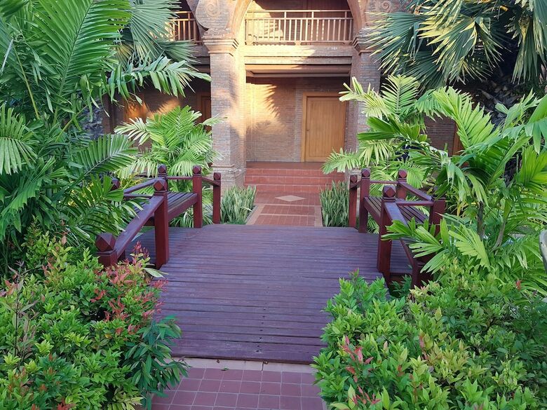 Famous Hotel Bagan