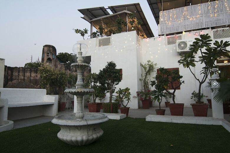 Hotel Chitrakatha