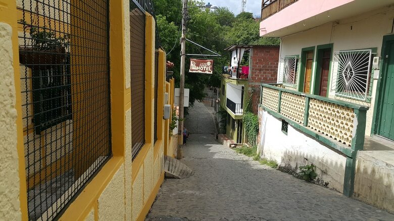 Hotel La Casa Amarela