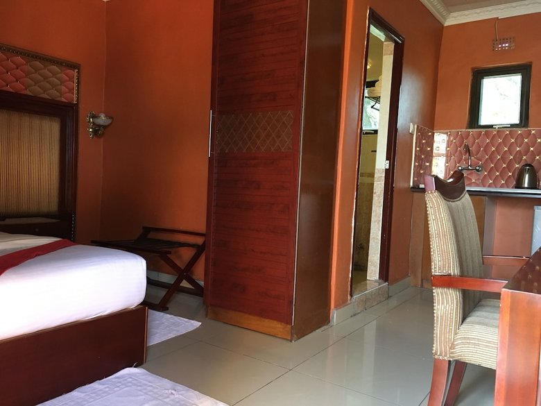 Posada Gumare Executive Lodge