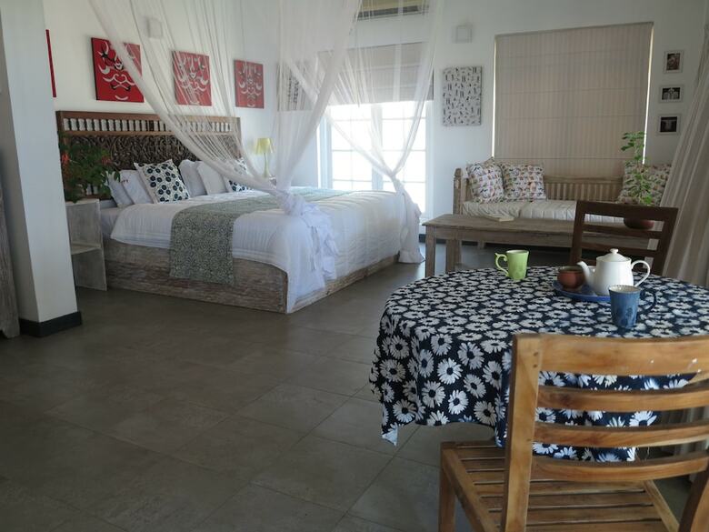 Hotel Esperanza Beach