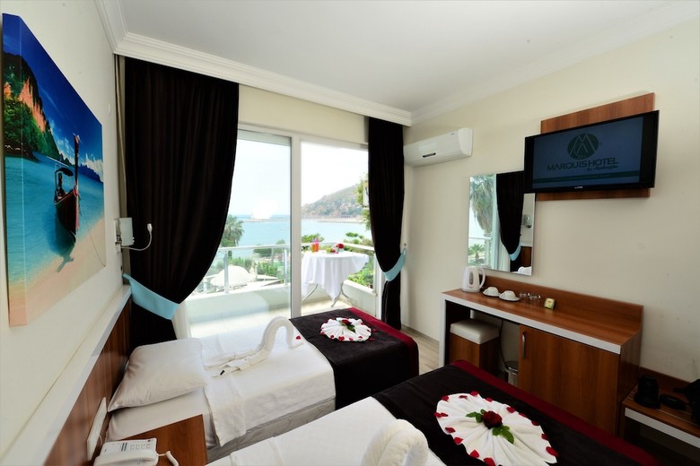 M.c.a. Marquis Hotel