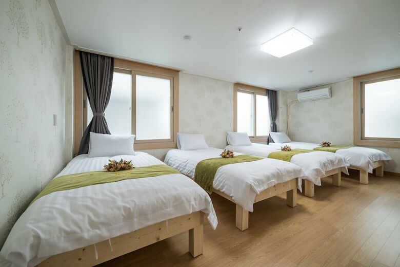 Hostal Hotel Olle Seven