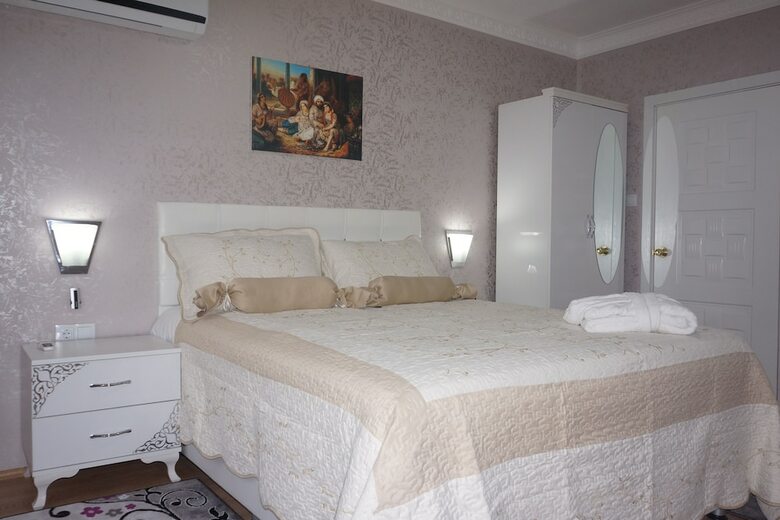 Hotel Ottoman 2 Class