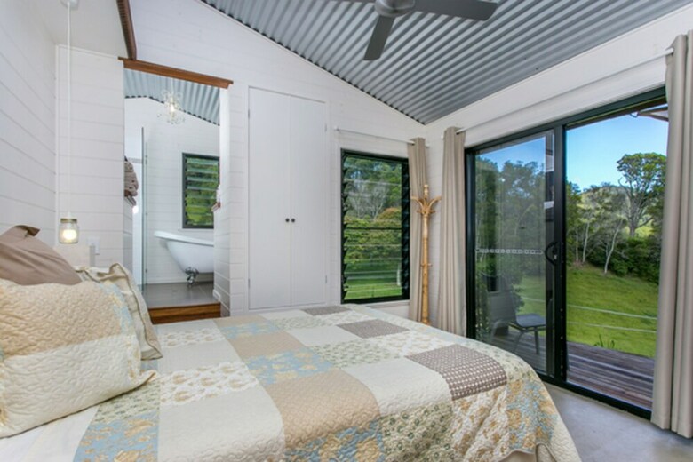 Mango Tree Cottage And Fig Tree Retro Studio