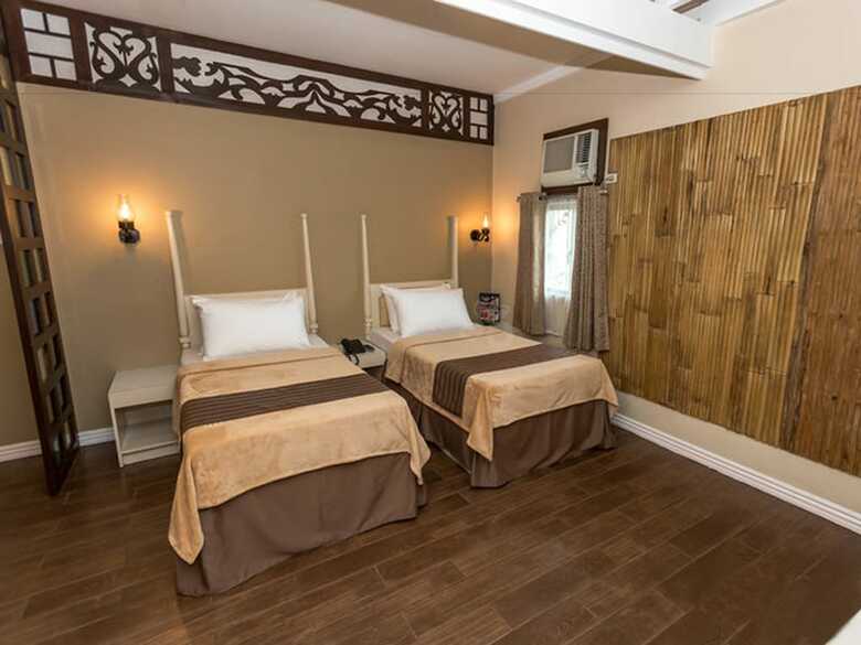Urban Travellers Hotel