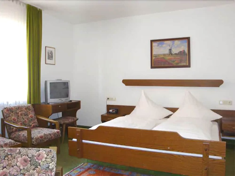 Hocher Hotel & Caf�