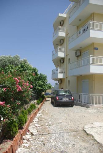 Yiannis Apartments