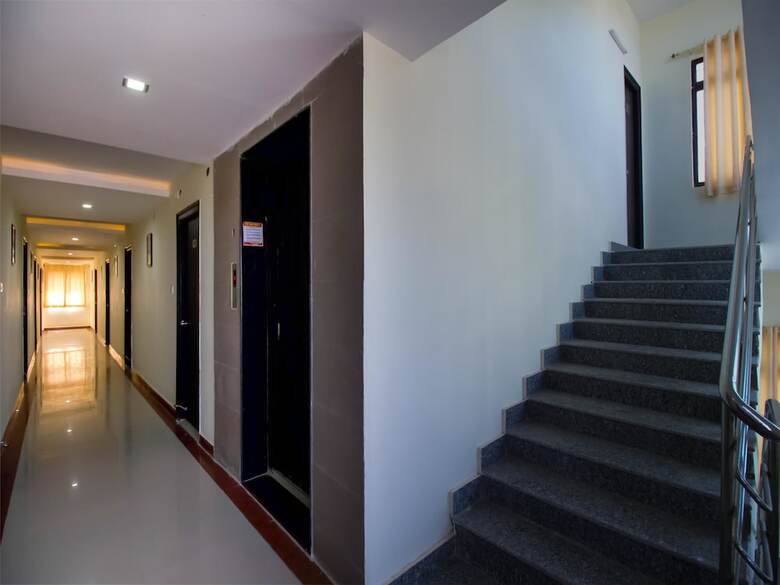 Oyo 3787 9 Star Hotel