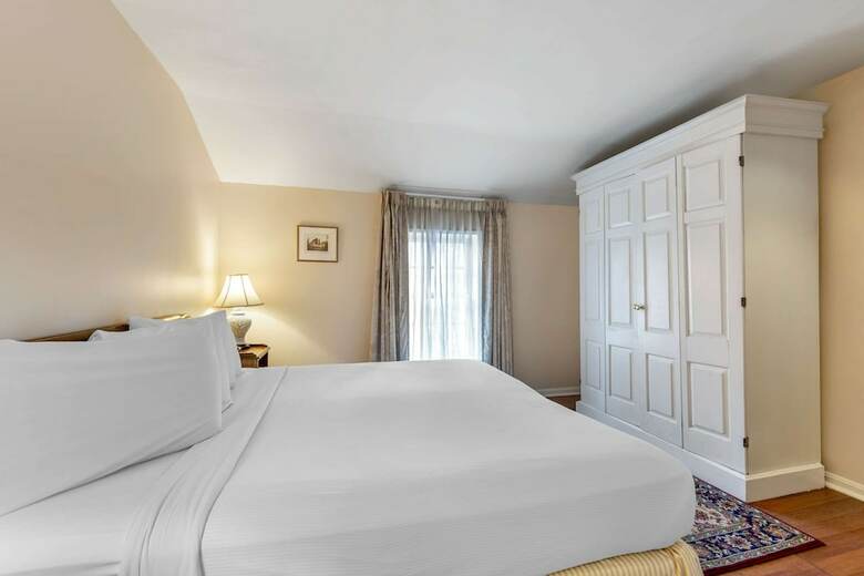 Admiral Fell Inn, Ascend Hotel Collection