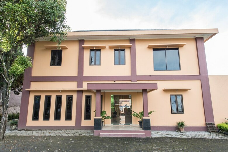 Hotel Airy Eco Raya Lembang 68 Bandung